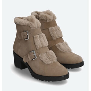 NWT Violet & Red Hailey Lug-Sole Suede boots Size 7.5